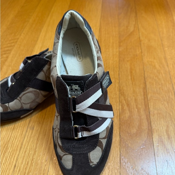 Coach Brown and Black Sneakers Sporty Design - Picture 3 of 6